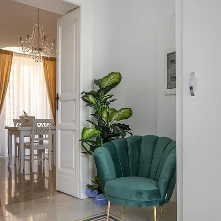 Guesthost - La Baronessa