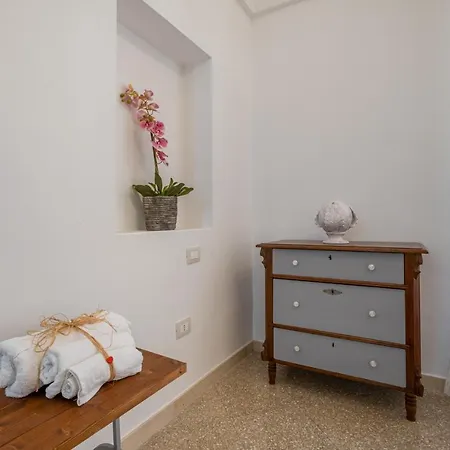 Chic Piazza Della Liberta Apartment