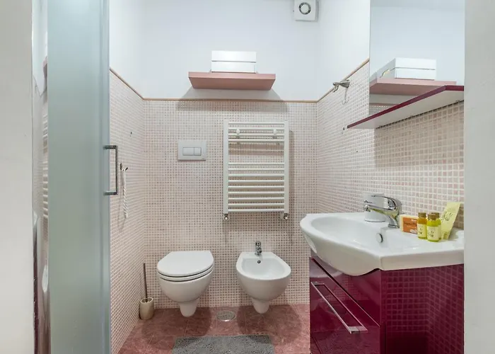 Guesthost - La Baronessa *