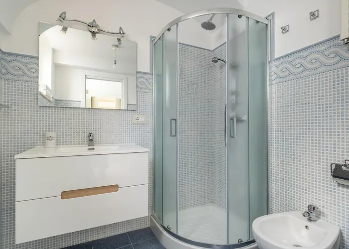 Guesthost - La Baronessa דירה אוסטוני